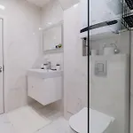 アパート Gorgeous 2-bedroom プロヴディフ