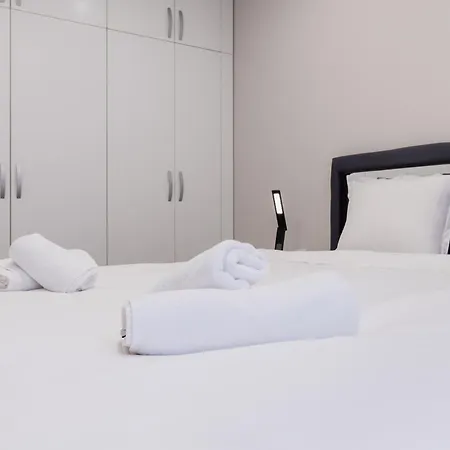 Apartment Gorgeous 2-bedroom *